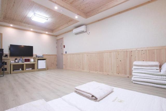 Yeosu Mj Motel Kültér fotó