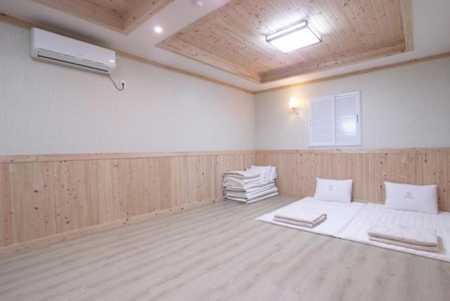 Yeosu Mj Motel Kültér fotó